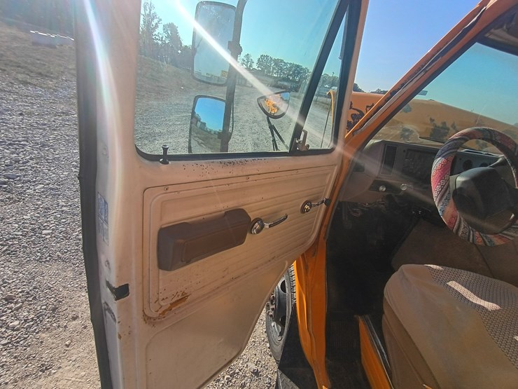 1996-chevrolet-g30-image-25