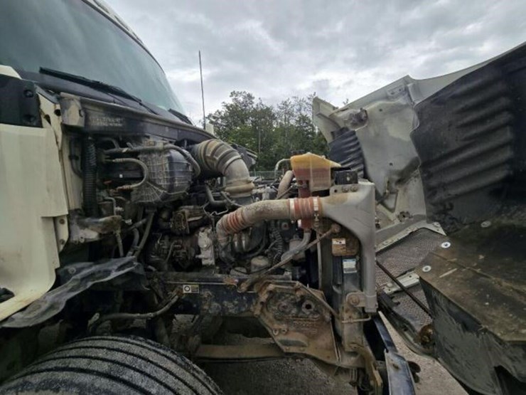 2016-kenworth-t680-image-26