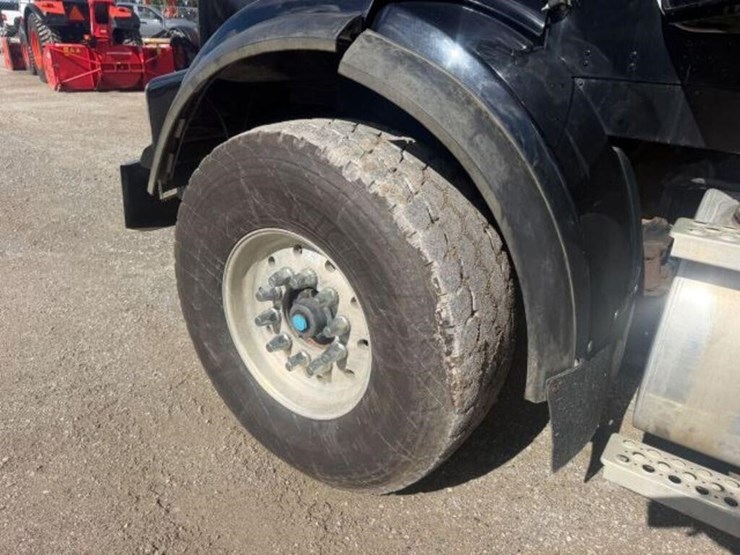 2012-kenworth-t800-image-57