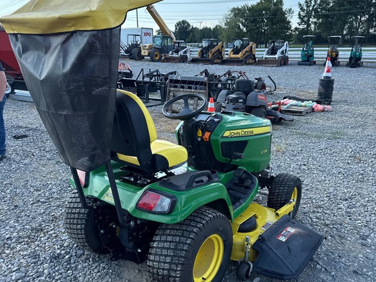 john-deere-x730-image-4
