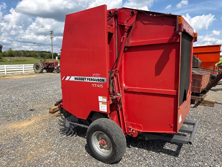 massey-ferguson-1745-image-6