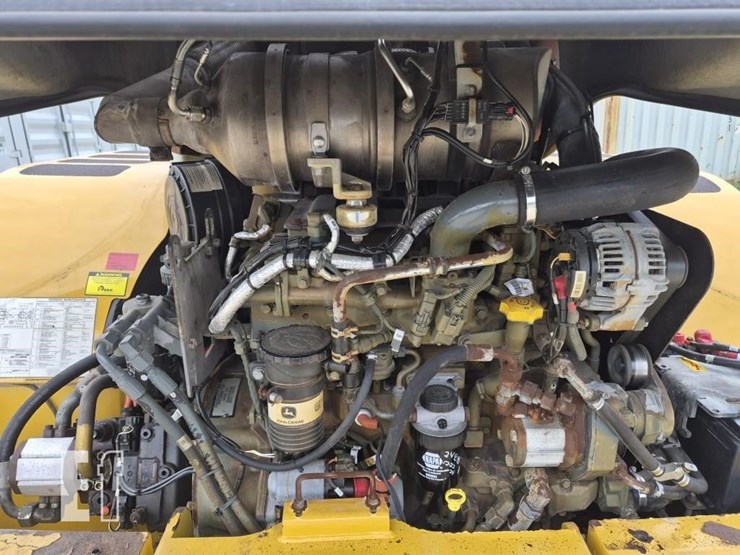 2016-deere-344k-image-15