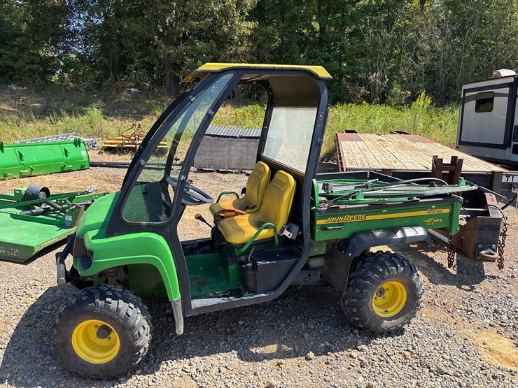 john-deere-gator-hpx-image-1