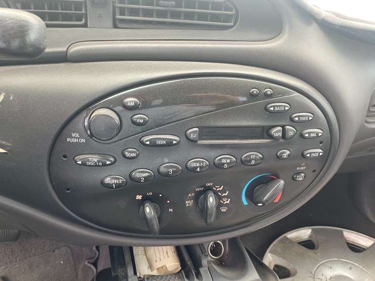 #1885-•-1999-ford-taurus-se-4-door-sedan-(has-nm-title)-(offsite-at-nmsu)-image-25