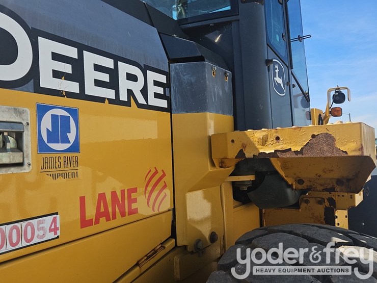 2017-deere-544k-image-15