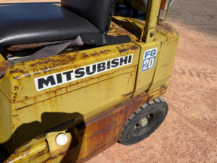 mitsubishi-fg20-image-32