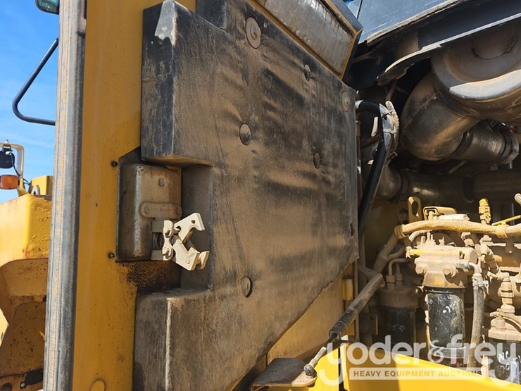2017-deere-544k-image-33