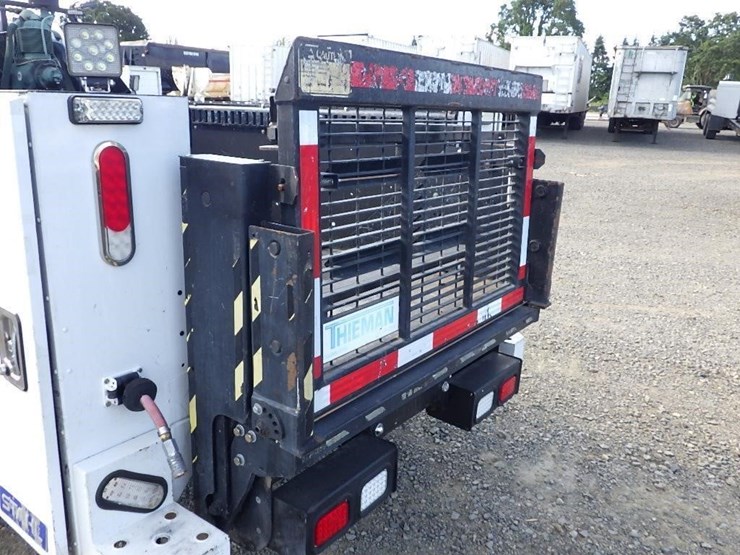 2021-ford-f350-image-9