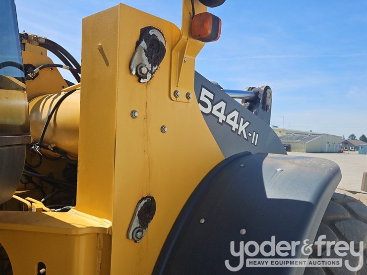 2017-deere-544k-image-21