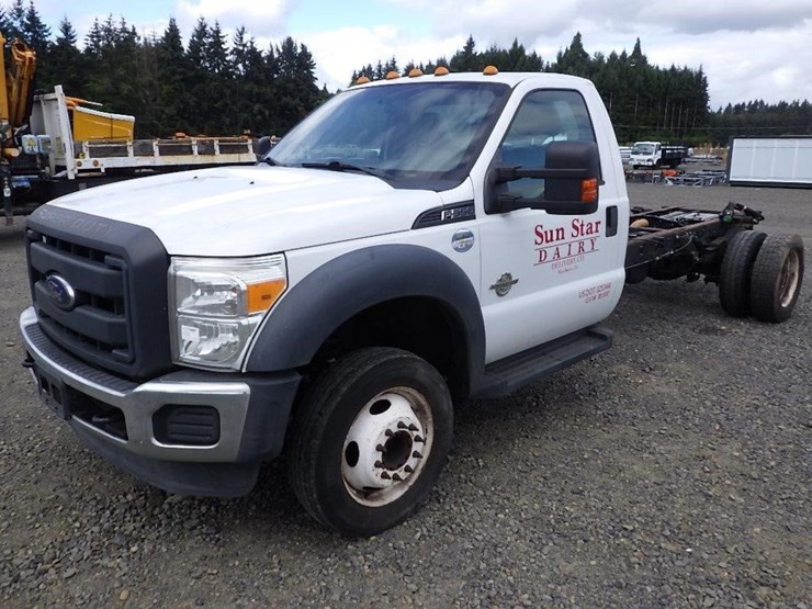 2016-ford-550-image-1
