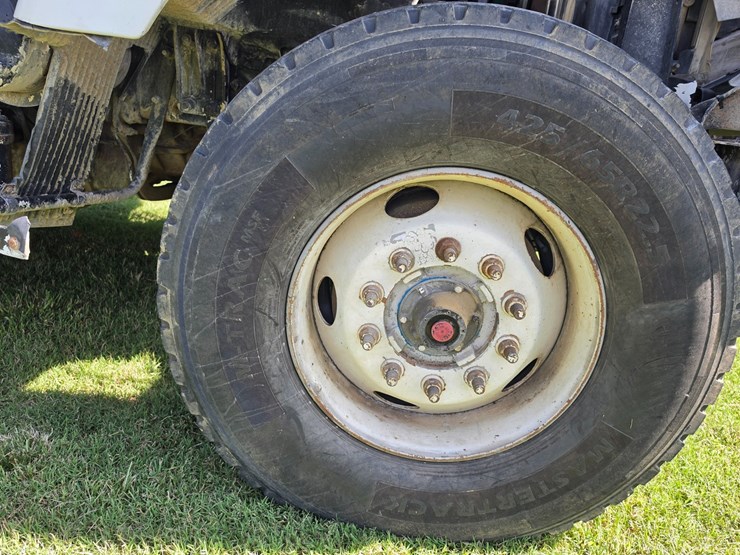 #25407-•-2005-volvo-vhd-quad-axle-dump-truck-image-140