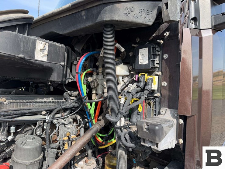 2016-kenworth-t680-image-35