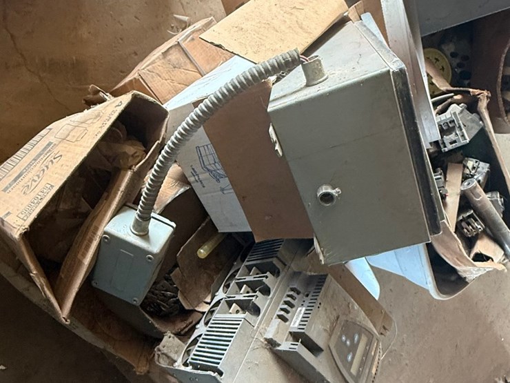 #53548-•-lot-of-safety-switches,-electrical-boxes,-&-misc-inv#53548-image-16
