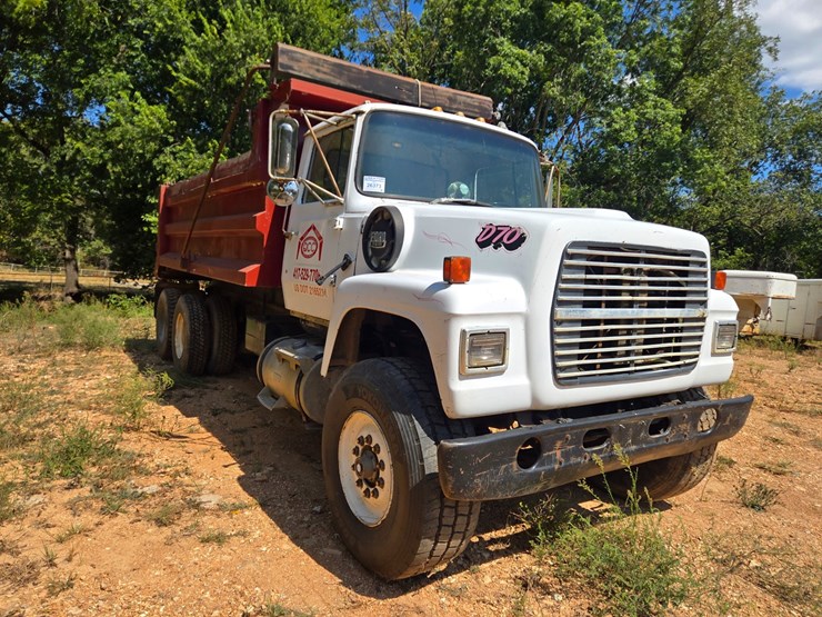 1986-ford-lt8000-image-15