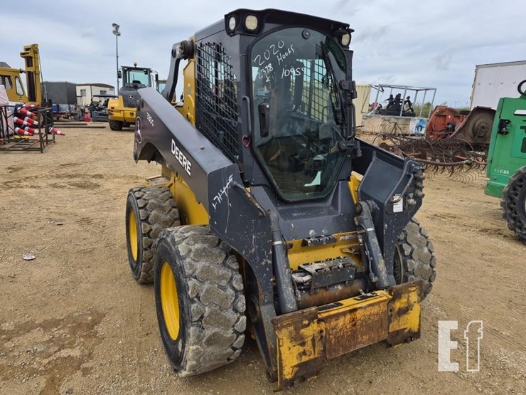2020-deere-330g-image-7