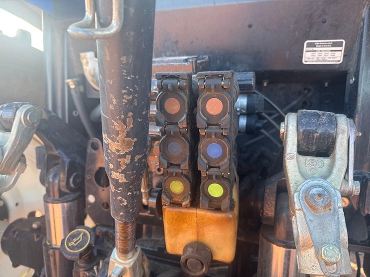 new-holland-t6060-image-13