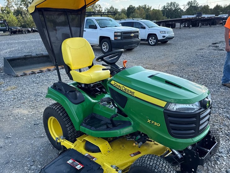 john-deere-x730-image-3
