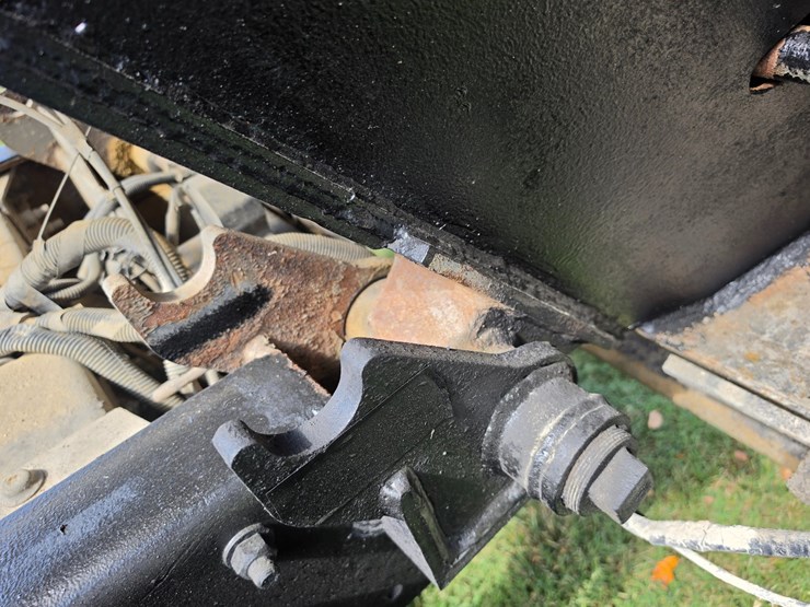 #25407-•-2005-volvo-vhd-quad-axle-dump-truck-image-39