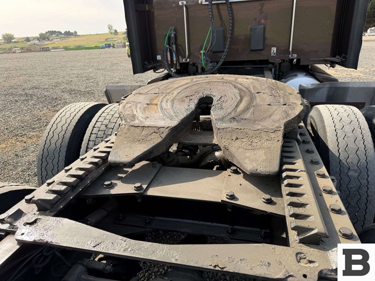 2016-kenworth-t680-image-29