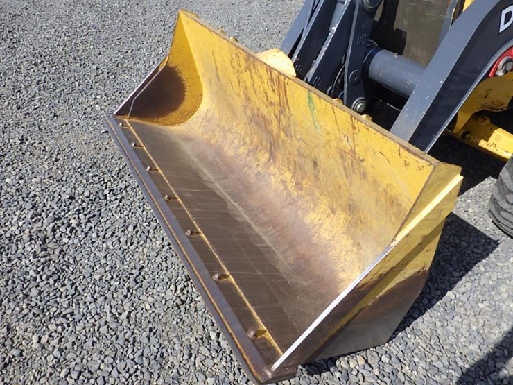 2019-deere-210l-image-9