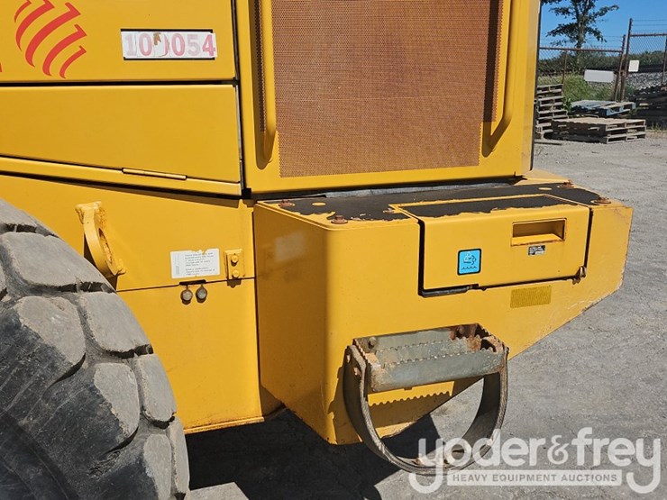 2017-deere-544k-image-31
