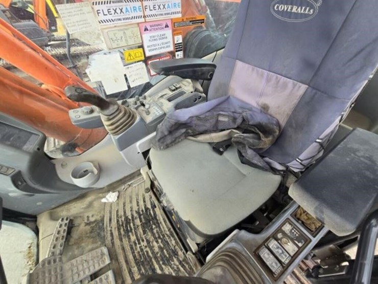 2016-hitachi-zx350-lc-image-60