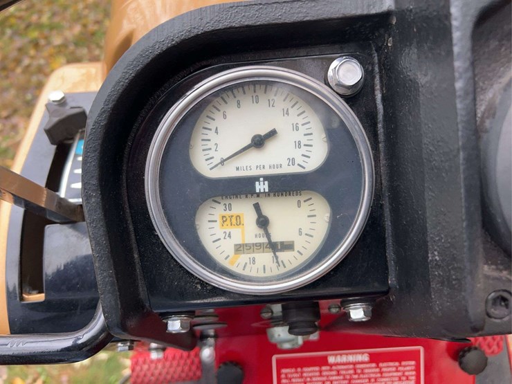 1970-farmall-544-hydro-gas-row-crop-golden-demonstrator-image-68