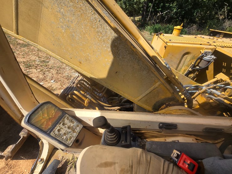 caterpillar-320-image-60