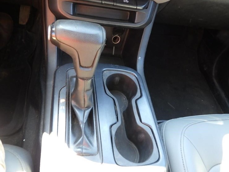 2016-chevrolet-colorado-image-27