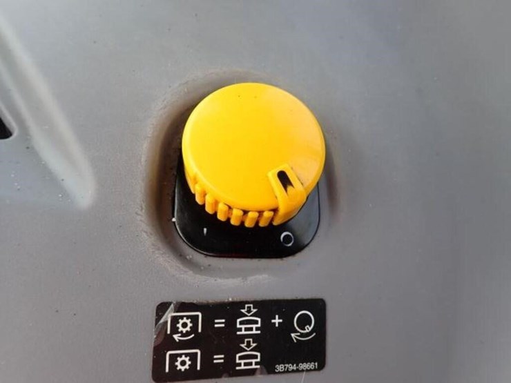 2021-kubota-m4-071-image-24
