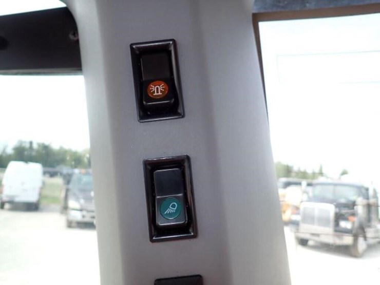 2021-kubota-m4-071-image-26