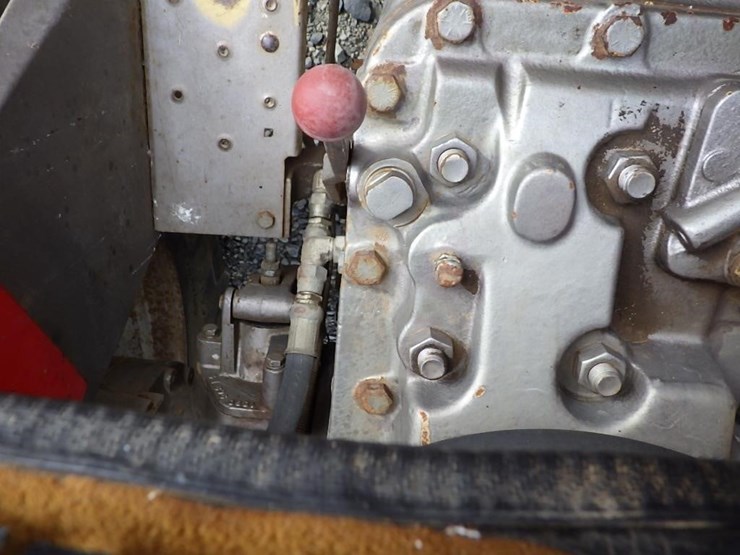 massey-ferguson-265-image-35
