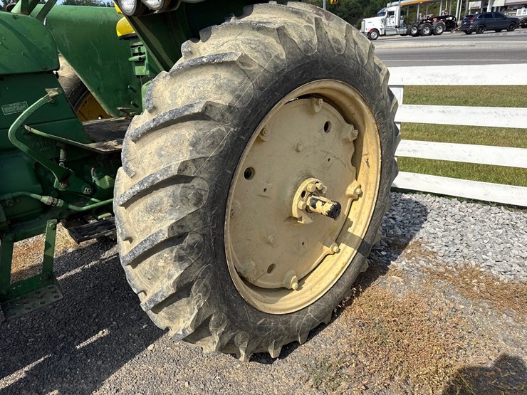 john-deere-2510-image-11