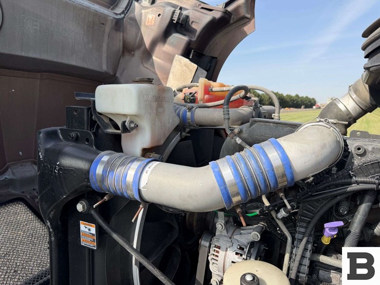 2016-kenworth-t680-image-41