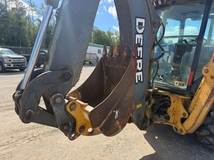 2011-deere-310sj-image-32