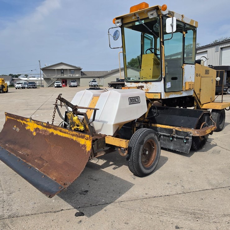 #25415 • Rosco Sweeper Broom