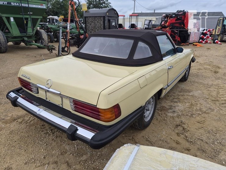 1975-mercedes-benz-450sl-image-3