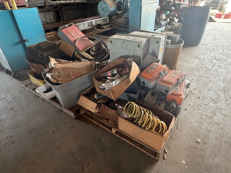 #53548-•-lot-of-safety-switches,-electrical-boxes,-&-misc-inv#53548-image-6