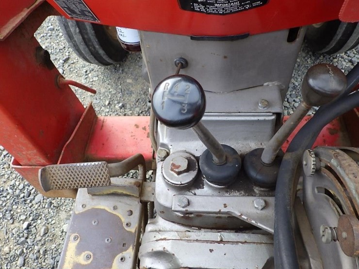 massey-ferguson-265-image-25
