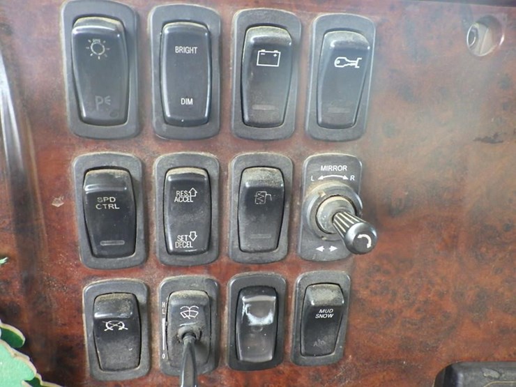 2007-mack-cv713-granite-5-axle-dump-truck-image-44
