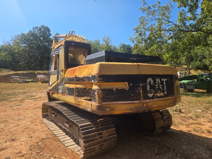 caterpillar-320-image-8
