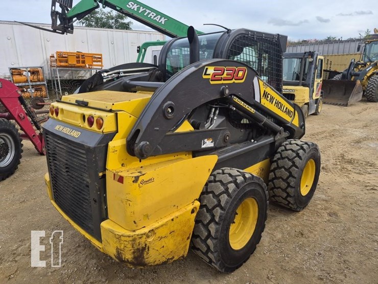 new-holland-l230-image-3