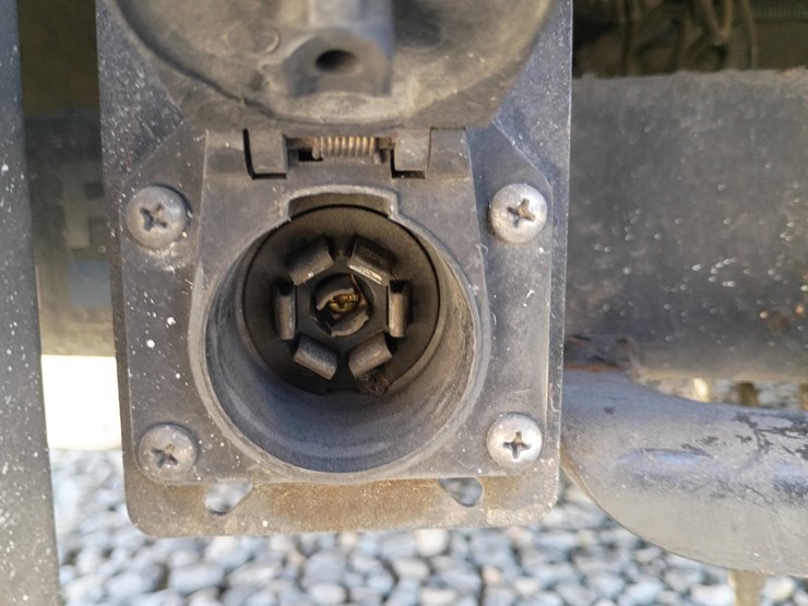 2007-freightliner-m2-106-image-81