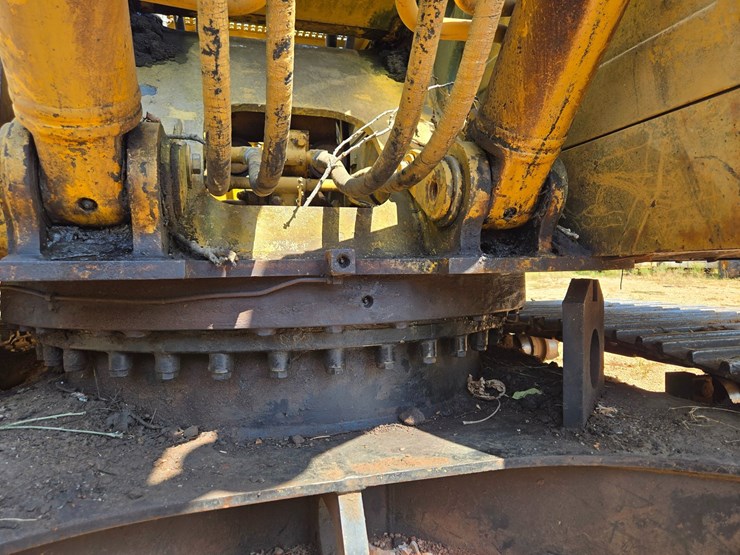 caterpillar-320-image-105