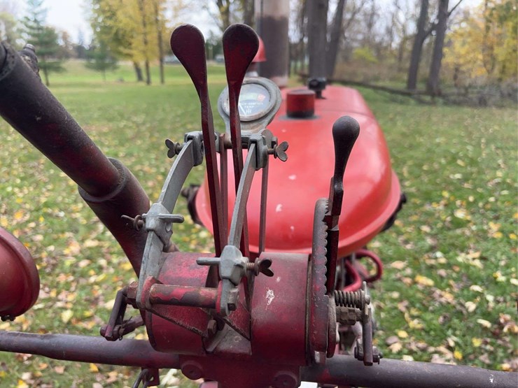 1952-farmall-super-c-image-57