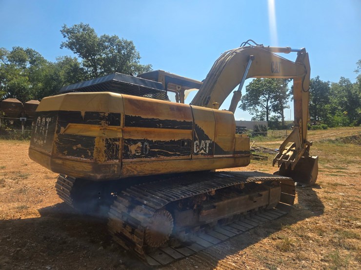 caterpillar-320-image-11