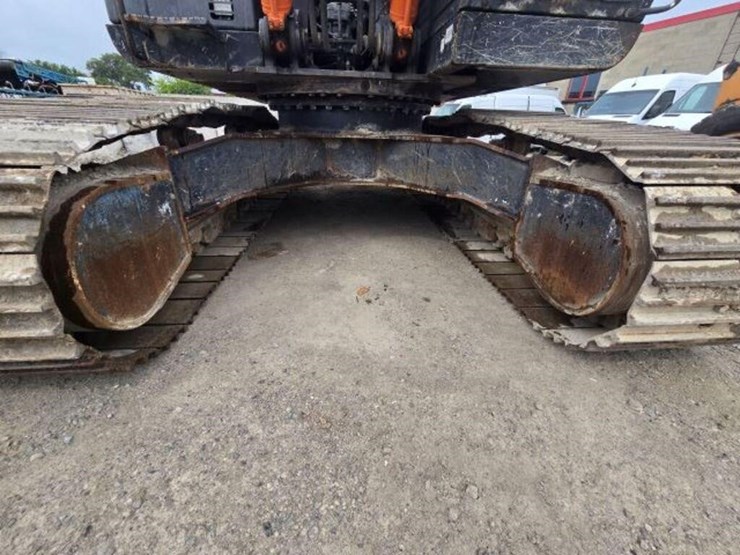 2016-hitachi-zx350-lc-image-19