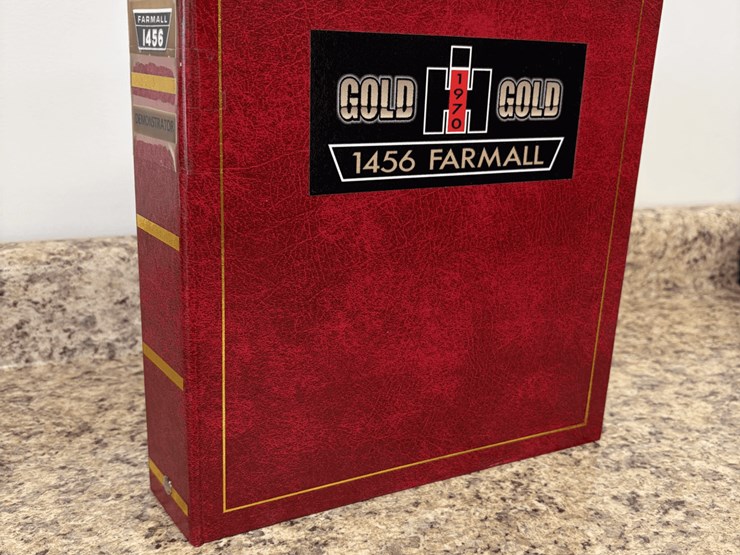 1970-1456-farmall-row-crop-golden-demonstrator-image-79