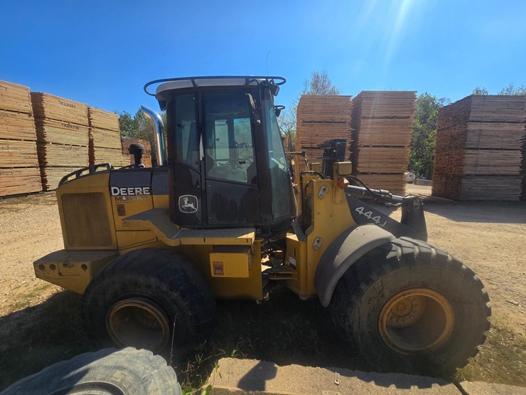 deere-444j-image-8