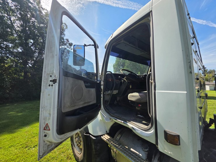 #25407-•-2005-volvo-vhd-quad-axle-dump-truck-image-78